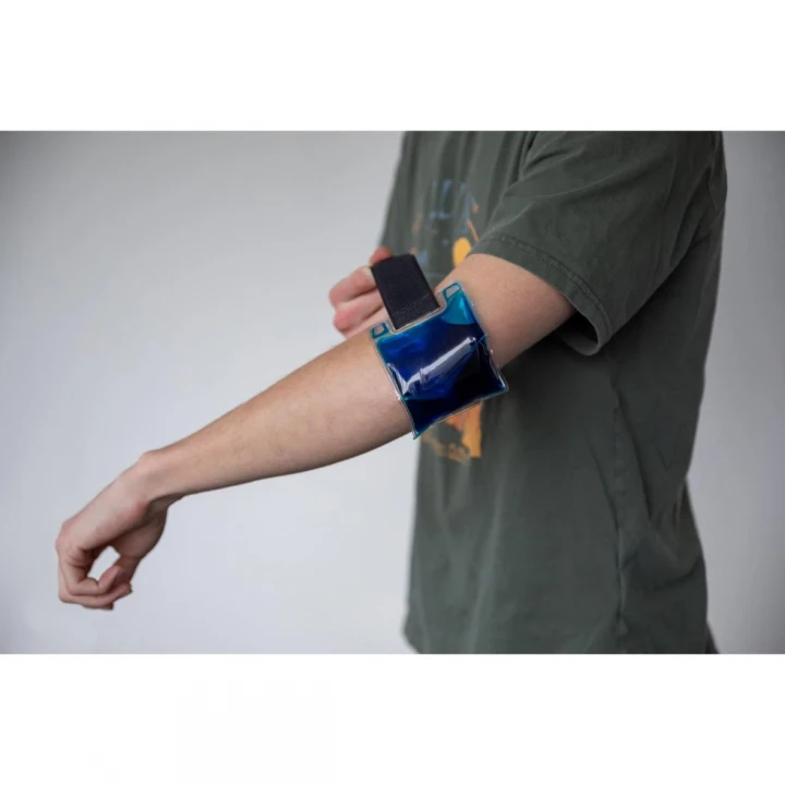 Cooling/Heating Pad With Velcro Fastener