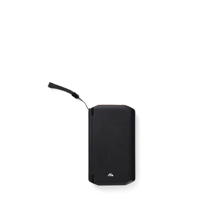 Nordic Drift Titan 10.000mAh solar powerbank with 3 panels